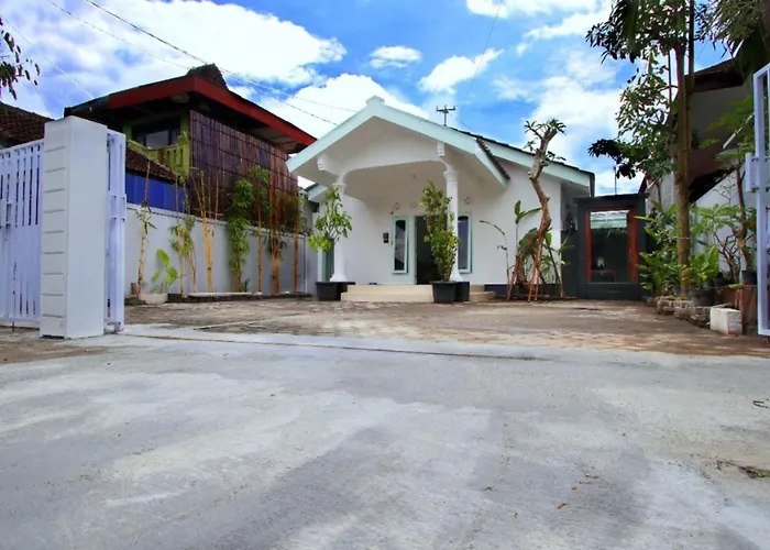 Omah Condro By The Grand Java
